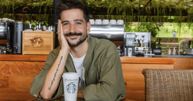 ritual del café Starbucks Camilo playlist autocuidado 2026