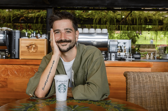 ritual del café Starbucks Camilo playlist autocuidado 2026